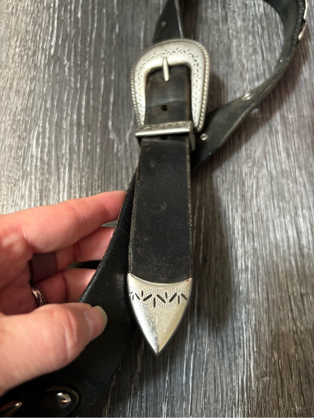 Vintage 100% Genuine Leather Western Belt Black Silver Concho Hardware Size M/L - Picture 3 of 7